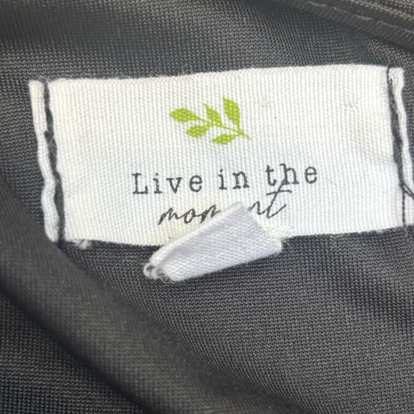 Live in the Moment black cutout bodysuit size medium ๐ค - Picture 5 of 6